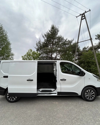 Renault Trafic cena 42500 przebieg: 440000, rok produkcji 2017 z Niemodlin małe 79